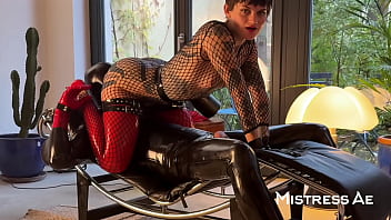 Facesitting 69 & fucking on chaise longue