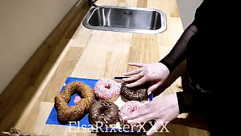 Elsarixterxxx i tease my boyfriend when i cook something for dinner