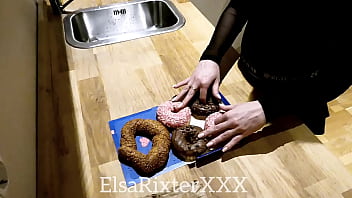 Elsarixterxxx i tease my boyfriend when i cook something for dinner