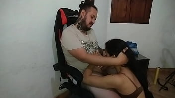 No podia creer que me estaba follando a la directora de la univercidad