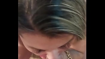 Lady bee behind the scenes mamando o diretor gozador 19 antes da gravação esquenta