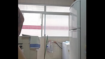 Depois do almoço vou receber o pedreiro pra ele ve o serviço e me da um orçamento coloquei essa roupa de putinha pra ter desconto