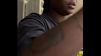 Friendly reminder that your vagina isn’t supposed to smell like flowers or fruit it’s supposed to smell like a vagi