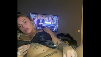 Horny emo fucks her tight little pussy Horny emo fucks her tight little pussy