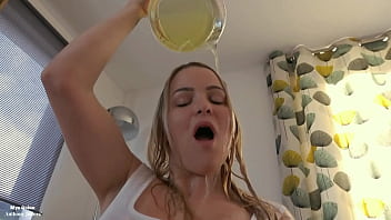 Pee fetish piss shower bath in own piss wet & messy blowjob
