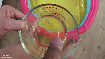 Pee fetish piss shower bath in own piss wet & messy blowjob