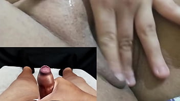 Flagrei minha esposa se masturbando no quarto com seu brinquedinho e fui me masturbar e gozar gostoso pra ela