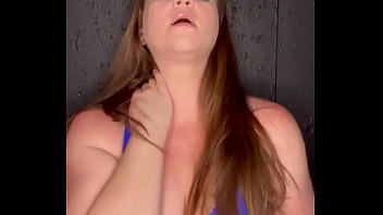 Love this makeup look #shehulkattorneyatlaw #blueeyes #milf #mombod #hotwife #longhair