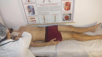 Paciente tem ereção inesperada na frente da enfermeira