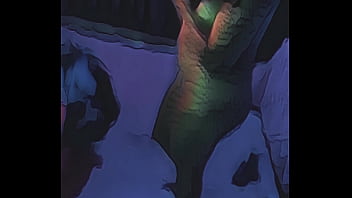 Buscando que poner de fondo en la tele antes de cachar rico