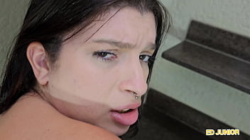 Fudi uma novinha maranhense no pelo completo no red e no sheer