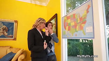 Cougar campaign manager needs cock during campaign