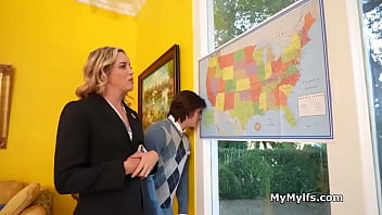 Cougar campaign manager needs cock during campaign