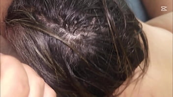 Encuentro sola a la mama de mi amigo jeje