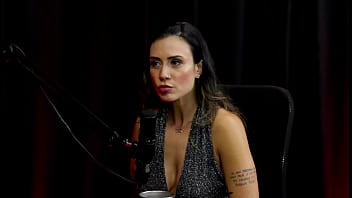 Gosta de viver o presente contou o que a deixa excitada gosta de homem divertido e o teste que a assustou taluane boom watch sheer red