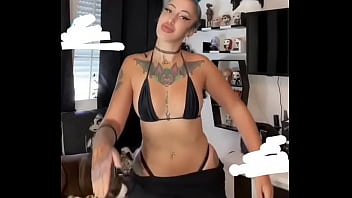 Caliente perra te pondra la verga dura Caliente perra te pondra la verga dura