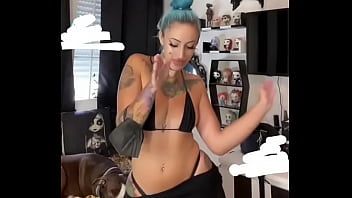 Caliente perra te pondra la verga dura