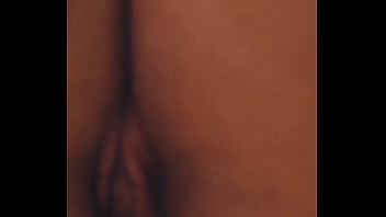 Esposa em casa cozinhando eu não me aguento