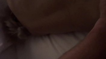 Girlfriend fucks and squirts in hotel