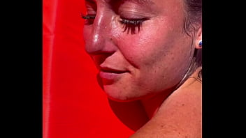 Holà les amis qui est ce qui a envie de me mettre l’huile sur mon dos