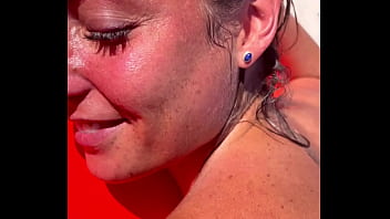 Holà les amis qui est ce qui a envie de me mettre l’huile sur mon dos