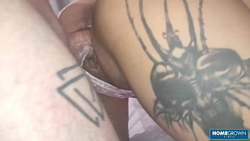 Roxy lips stretches her cunt and rides lil endi big dick