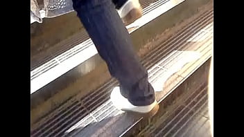 Culazo de madura subiendo escaleras mature ass in ladders