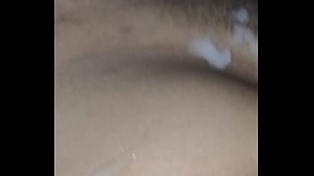 Novinho pirocudo gozando quentinho