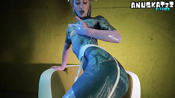 Sexy tattooed babe in latex stretching herself wide with her toys