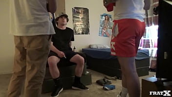 Everyone Pitches In thumbnail