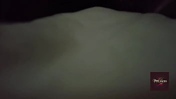 Madura gime como loca y me pide que le bese el cuello flash