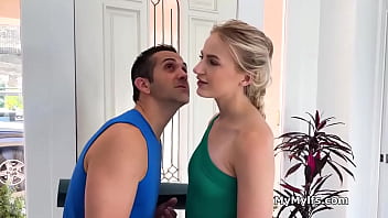 Gym session turns into freeuse threeway with kinky hotties