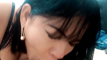 Professora faz boquete e aluno goza na sua boca sem querer com vergonha engole a porra para não cuspir eles não contam para ninguém seu segredo