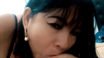 Professora faz boquete e aluno goza na sua boca sem querer com vergonha engole a porra para não cuspir eles não contam para ninguém seu segredo Professora faz boquete e aluno goza na sua boca sem querer com vergonha engole a porra para não cuspir eles não contam para ninguém seu segredo