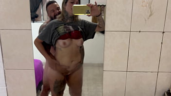 Me fodeu e pediu pra gozar dentro da buceta mollhada