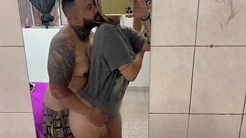 Me fodeu e pediu pra gozar dentro da buceta mollhada