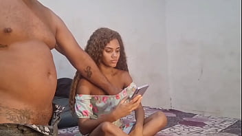 A enteada aguenta pau grosso e geme gostoso nov