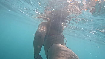 Pawg underwater