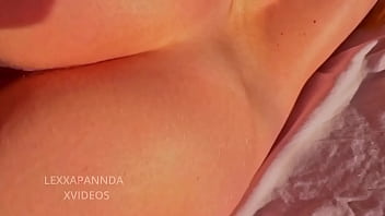 Me follo a la hijastra de mi vecino