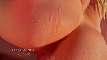 Me follo a la hijastra de mi vecino