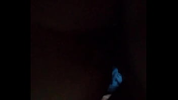 Filmando mientras está distraída