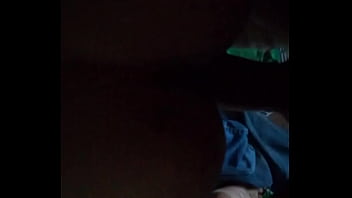 Filmando mientras está distraída