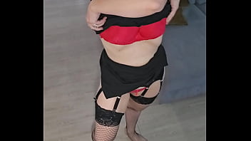 Je suis sur que tu aimerais l'enlever de m'écarter le string et me la mettre bien profond