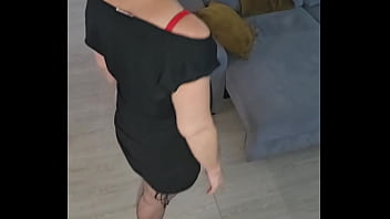 Je suis sur que tu aimerais l'enlever de m'écarter le string et me la mettre bien profond