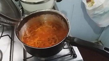 Comendo bem gostoso uwu