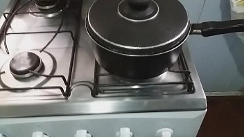 Comendo bem gostoso uwu