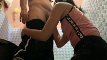 Filipina meet stranger at dinala sa public comfortroom