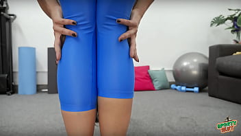 Omg Cameltoe And Big Round Ass Perfection On The Tightest Leggings What A Beauty thumbnail