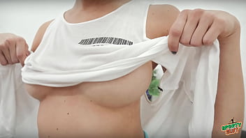 Omg cameltoe and big round ass perfection on the tightest leggings what a beauty