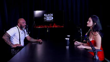 Safada faz uma dança sensual após dizer que sempre trabalhou com arte faroraf & emilly lima watch sheer red